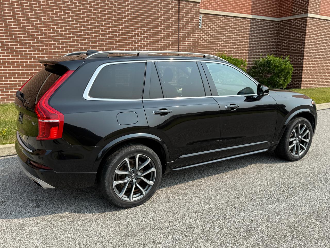 Volvo XC90 T6 AWD 7-Passenger Momentum 2017