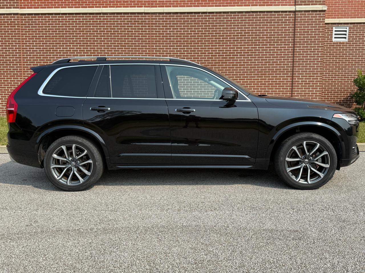 Volvo XC90 T6 AWD 7-Passenger Momentum 2017