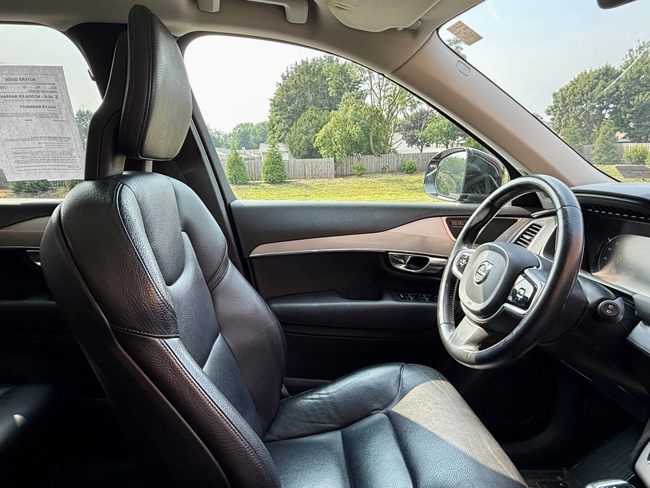 Volvo XC90 T6 AWD 7-Passenger Momentum 2017