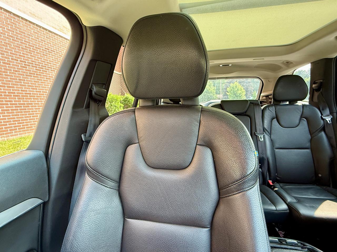 Volvo XC90 T6 AWD 7-Passenger Momentum 2017