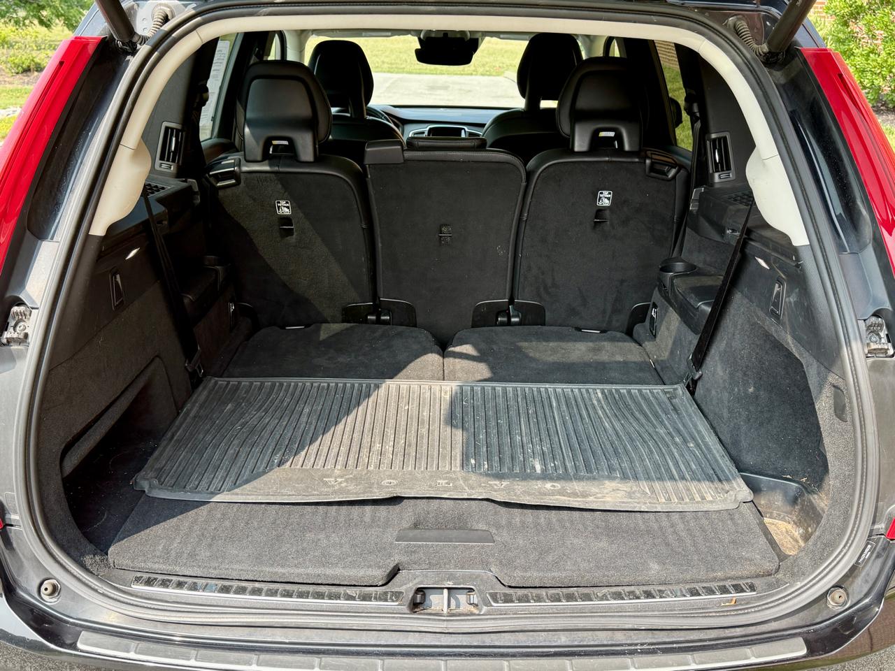 Volvo XC90 T6 AWD 7-Passenger Momentum 2017