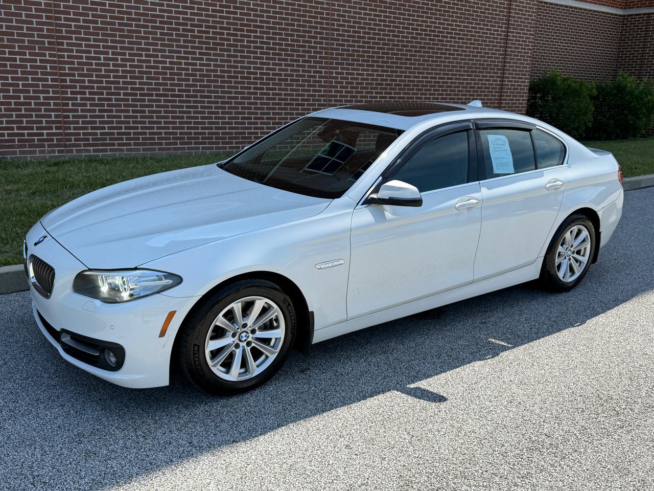 BMW 5 Series 4dr Sdn 528i xDrive AWD 2015