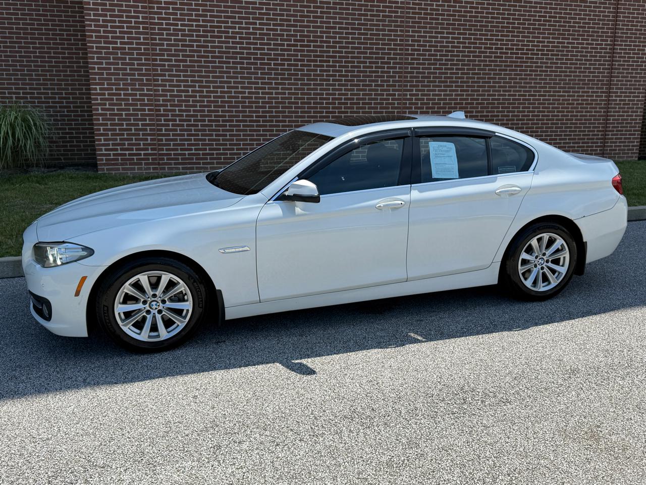 BMW 5 Series 4dr Sdn 528i xDrive AWD 2015