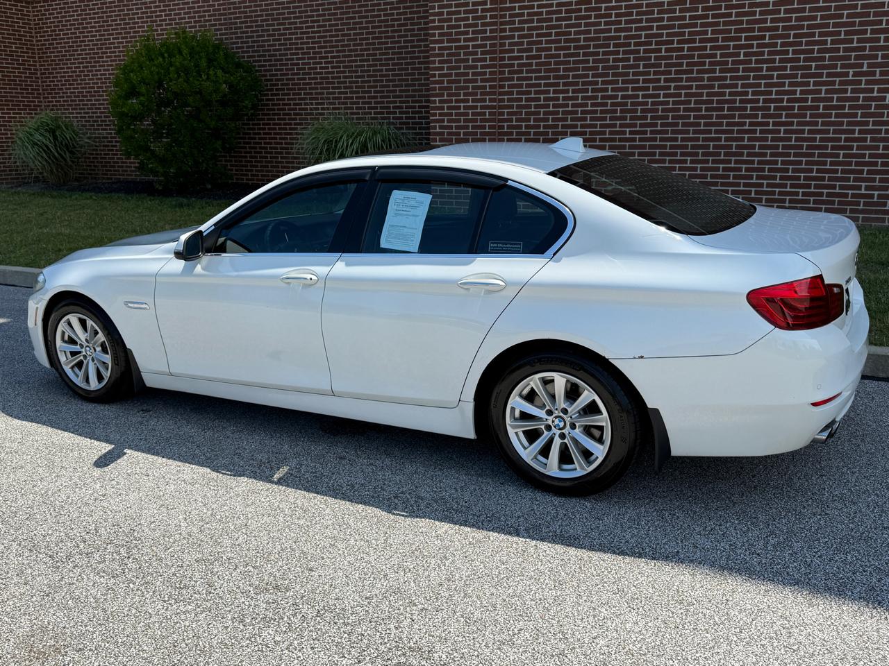 BMW 5 Series 4dr Sdn 528i xDrive AWD 2015