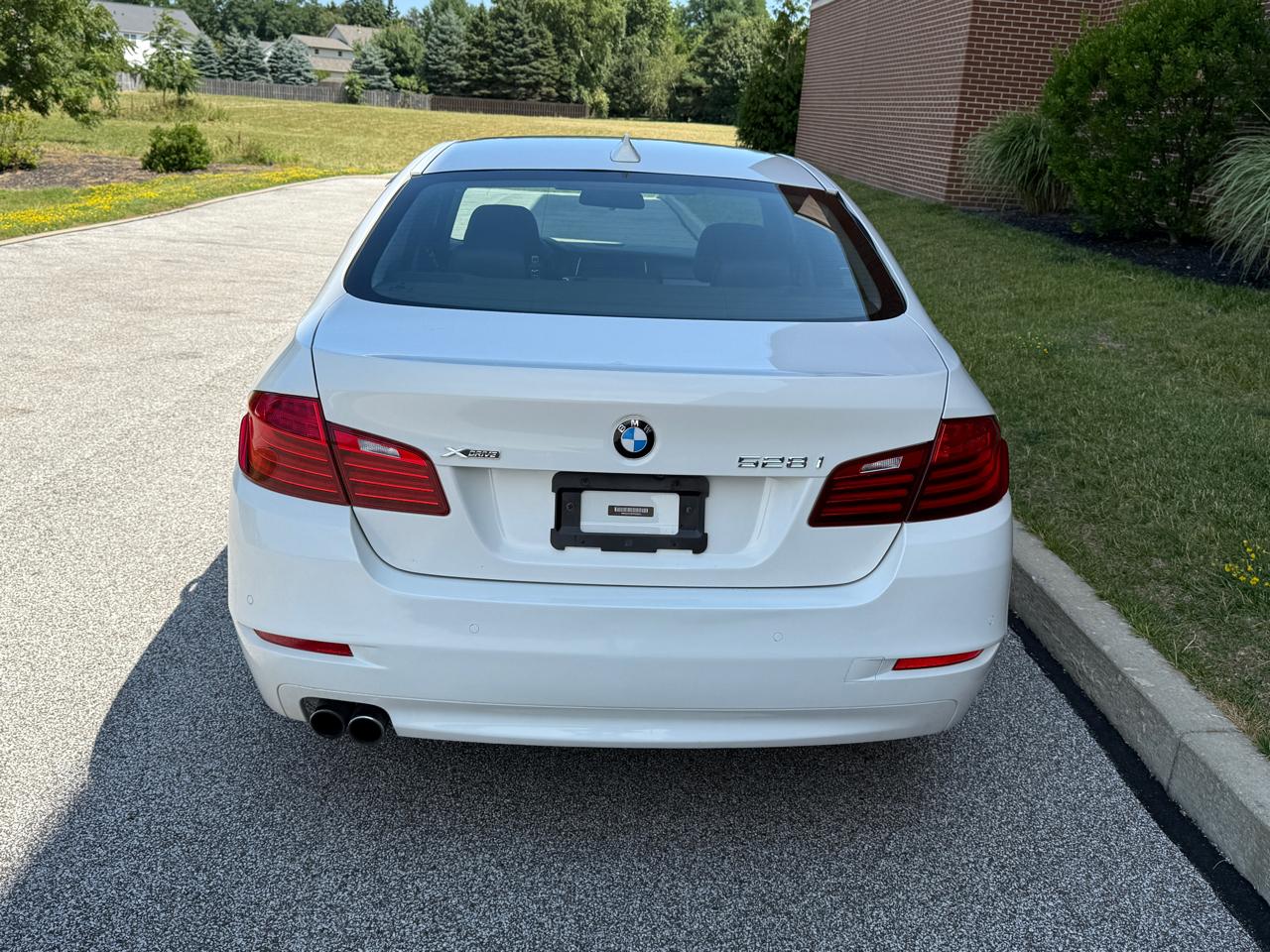 BMW 5 Series 4dr Sdn 528i xDrive AWD 2015