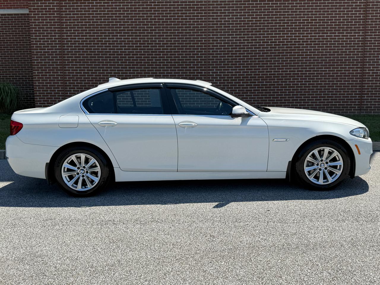 BMW 5 Series 4dr Sdn 528i xDrive AWD 2015