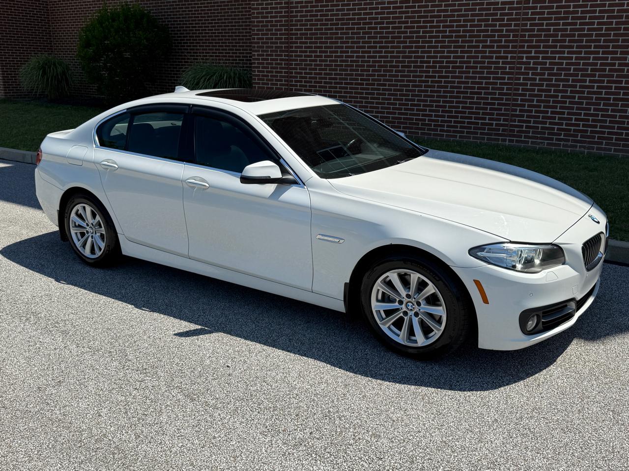 BMW 5 Series 4dr Sdn 528i xDrive AWD 2015