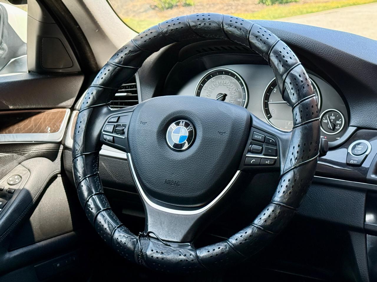 BMW 5 Series 4dr Sdn 528i xDrive AWD 2015
