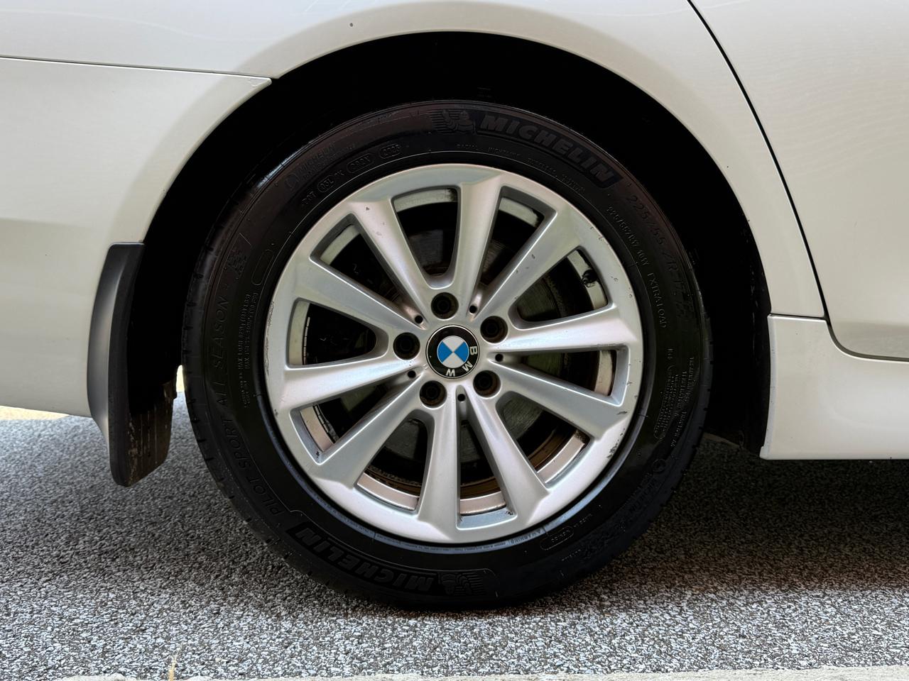 BMW 5 Series 4dr Sdn 528i xDrive AWD 2015