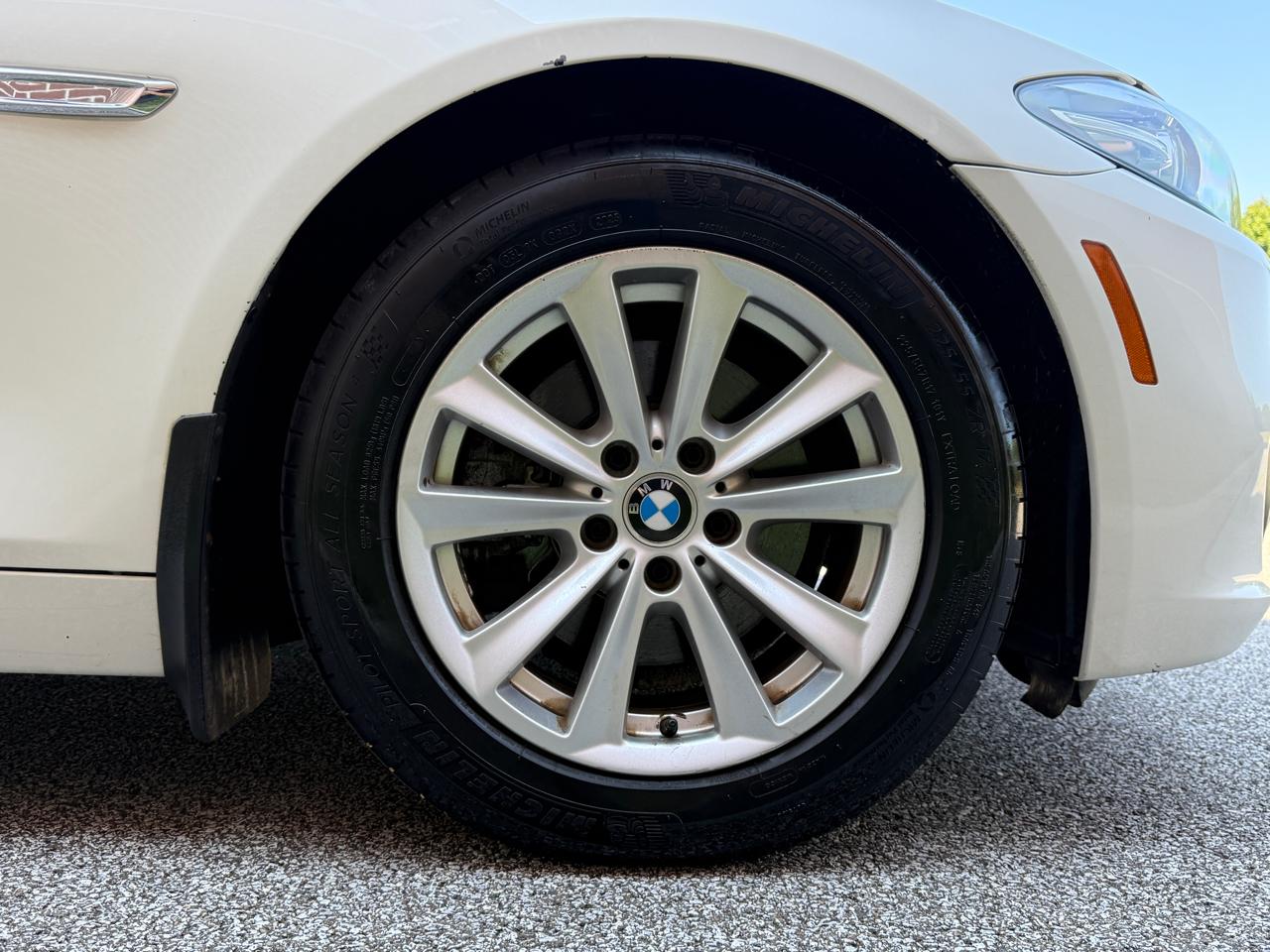 BMW 5 Series 4dr Sdn 528i xDrive AWD 2015