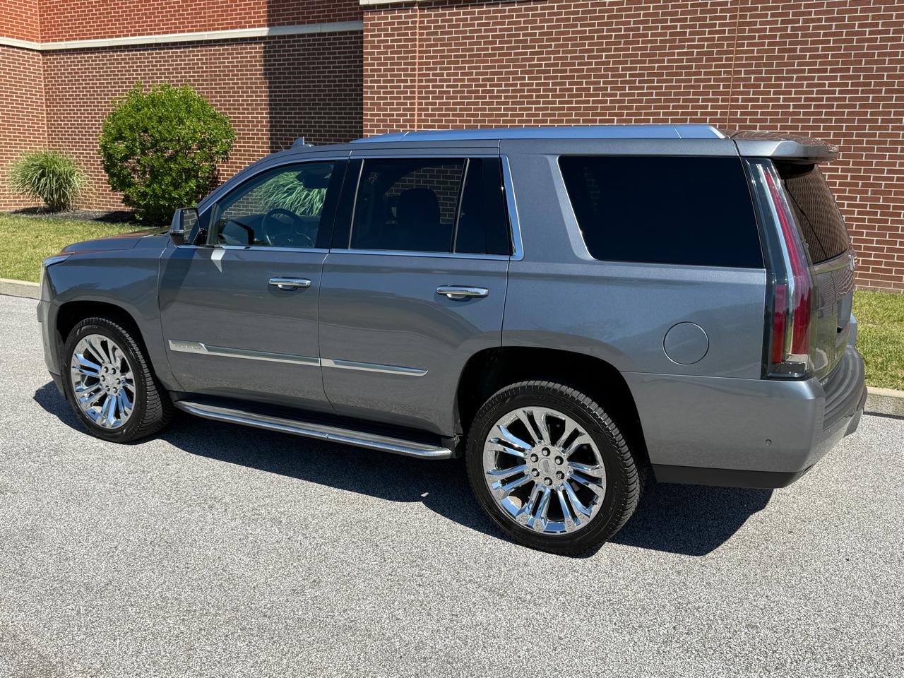 Cadillac Escalade 4WD 4dr Premium Luxury 2019