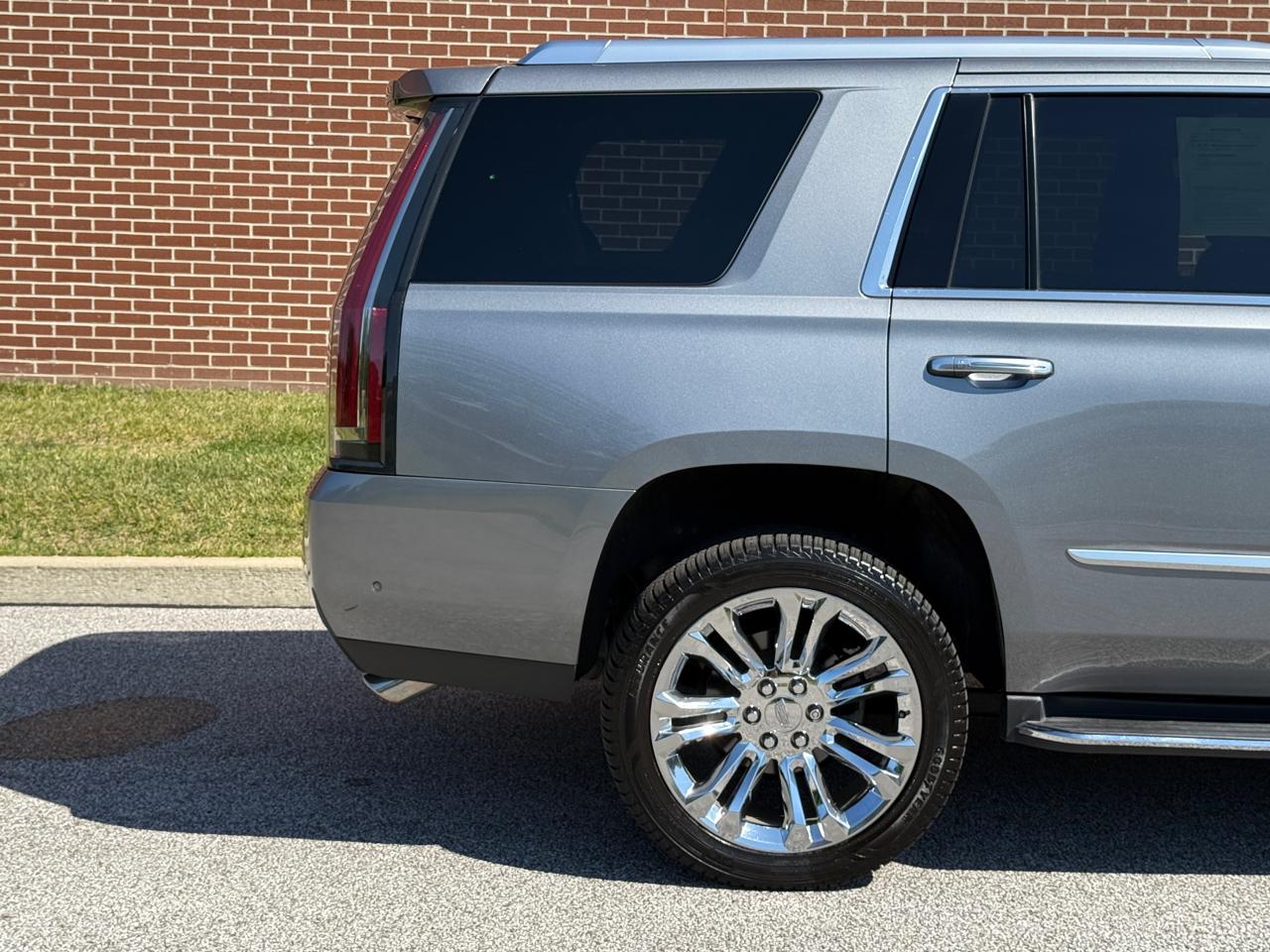 Cadillac Escalade 4WD 4dr Premium Luxury 2019