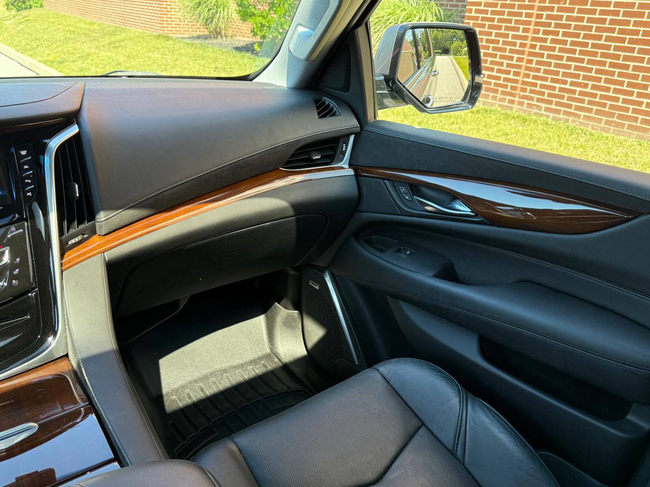 Cadillac Escalade 4WD 4dr Premium Luxury 2019