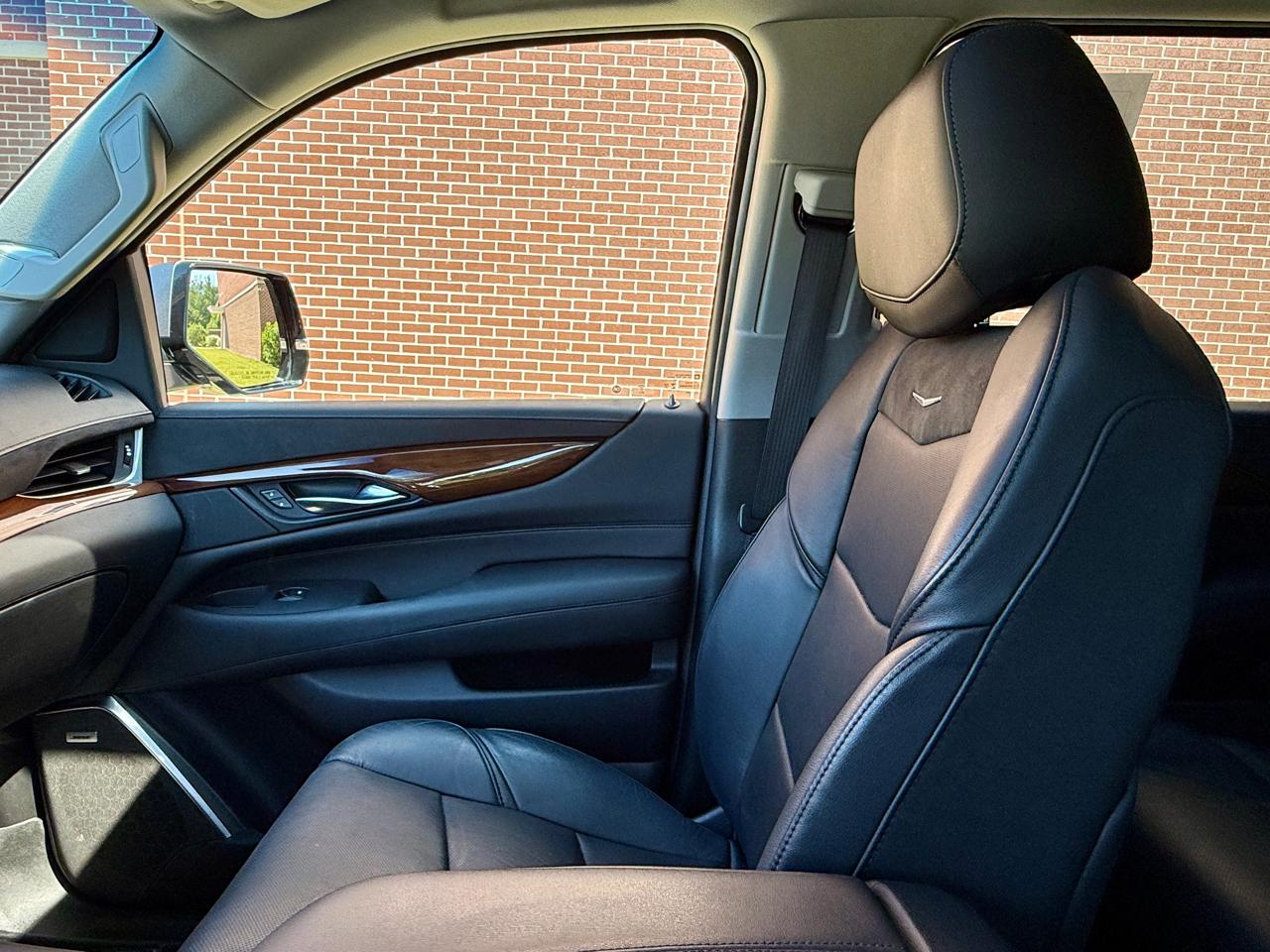 Cadillac Escalade 4WD 4dr Premium Luxury 2019