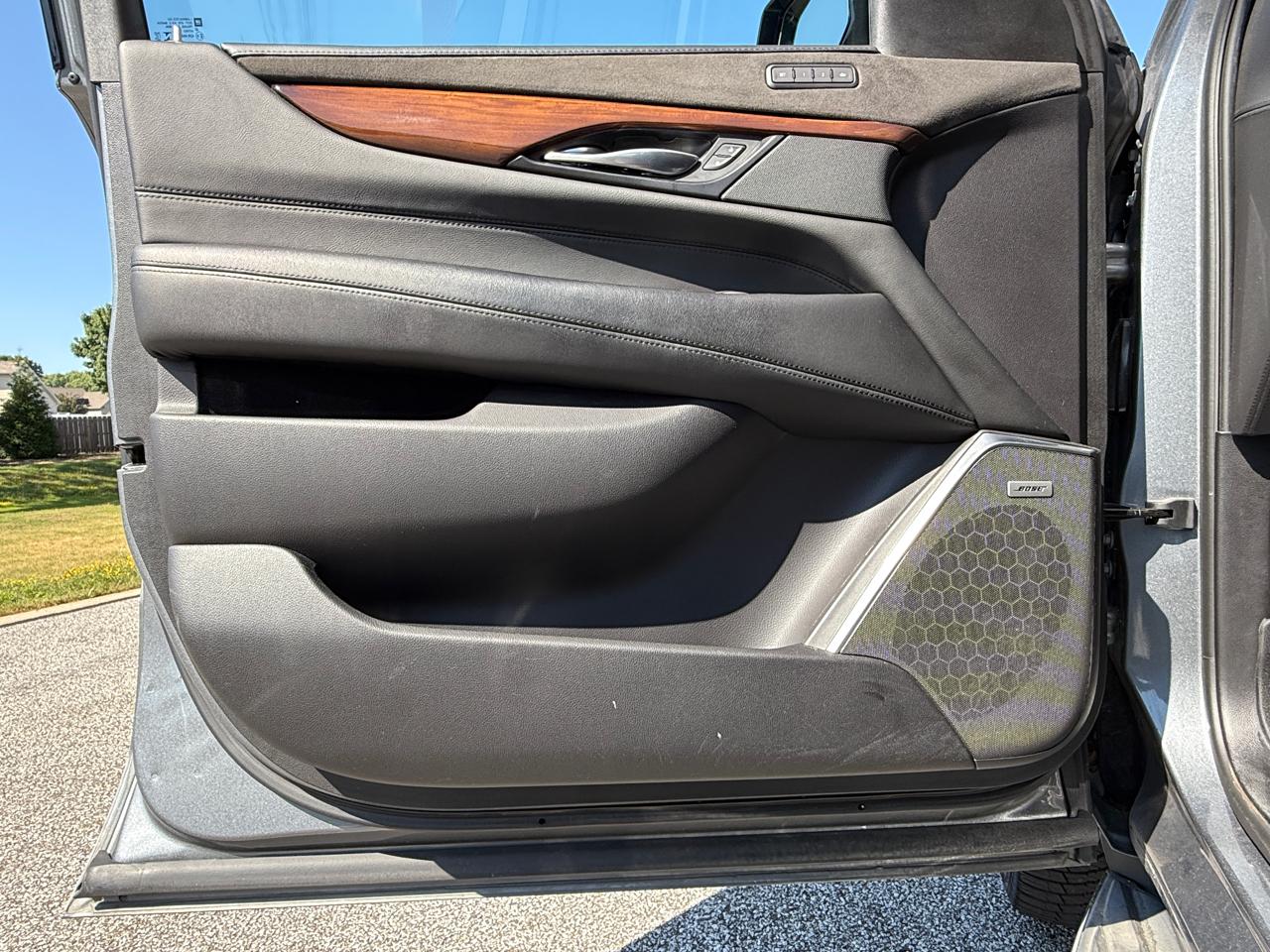 Cadillac Escalade 4WD 4dr Premium Luxury 2019
