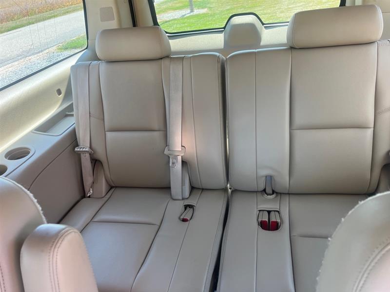 GMC Yukon Denali XL 4WD 2013