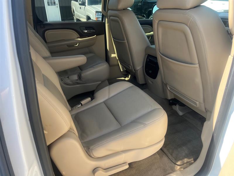 GMC Yukon Denali XL 4WD 2013