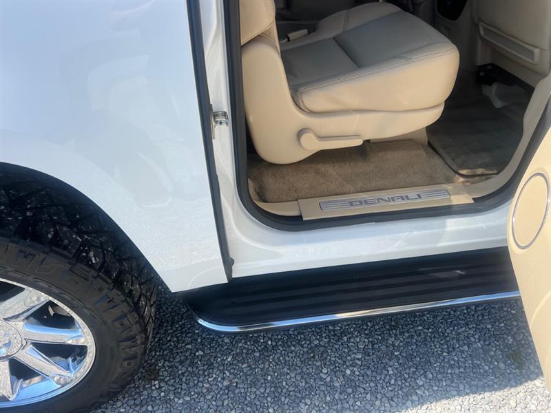 GMC Yukon Denali XL 4WD 2013