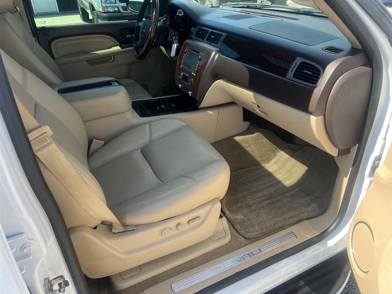 GMC Yukon Denali XL 4WD 2013