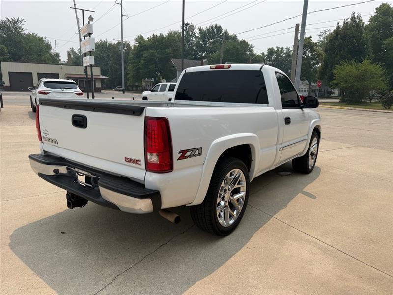 2004 GMC Sierra 1500 SLE - Photo 8