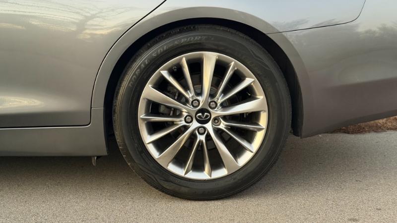 Infiniti Q50 3.0t LUXE 2021