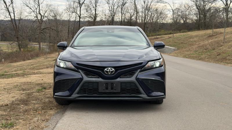 Toyota Camry SE 2021