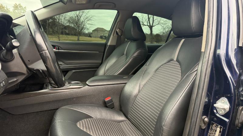 Toyota Camry SE 2021