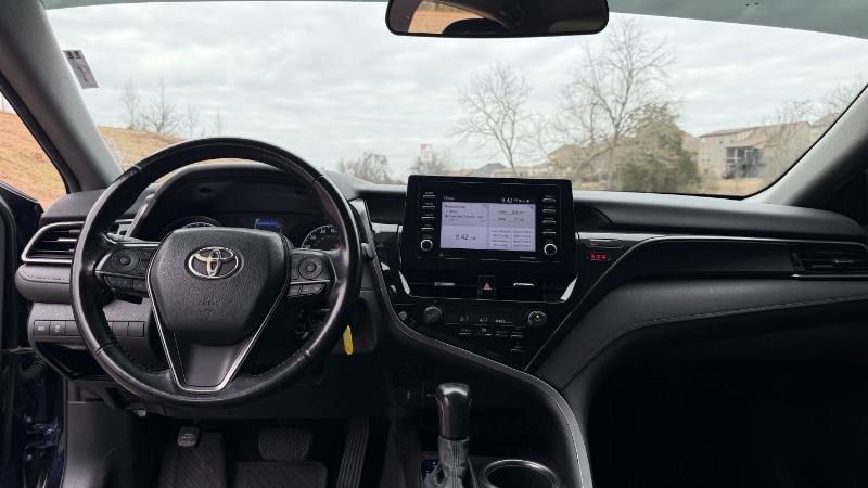 Toyota Camry SE 2021