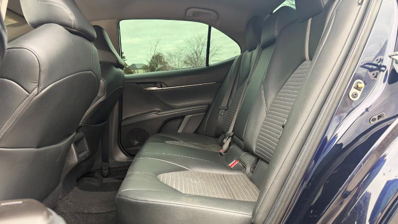 Toyota Camry SE 2021