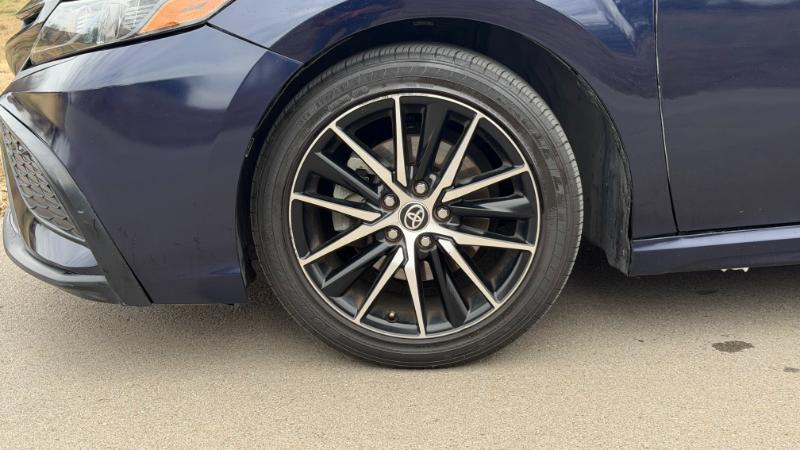 Toyota Camry SE 2021