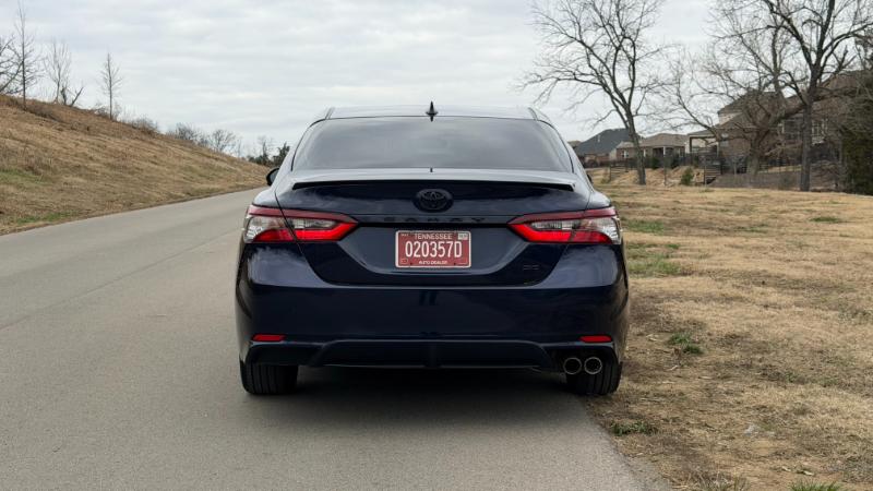 Toyota Camry SE 2021