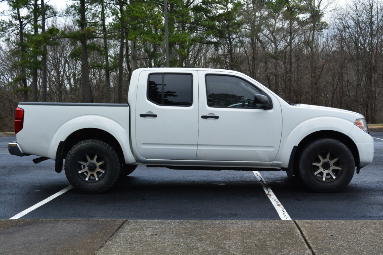 Nissan Frontier SV Crew Cab 4X4 V6 2018