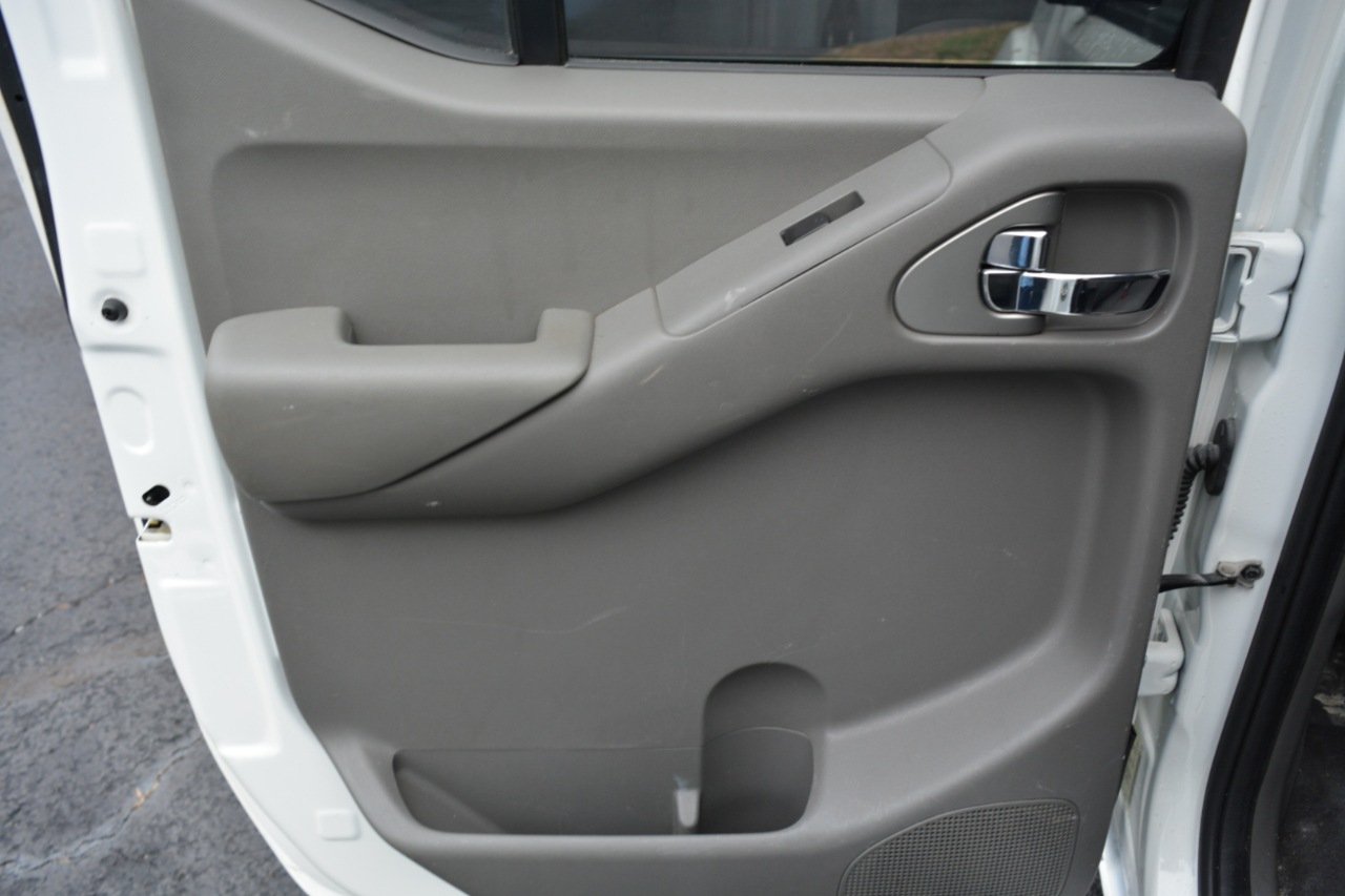 Nissan Frontier SV Crew Cab 4X4 V6 2018