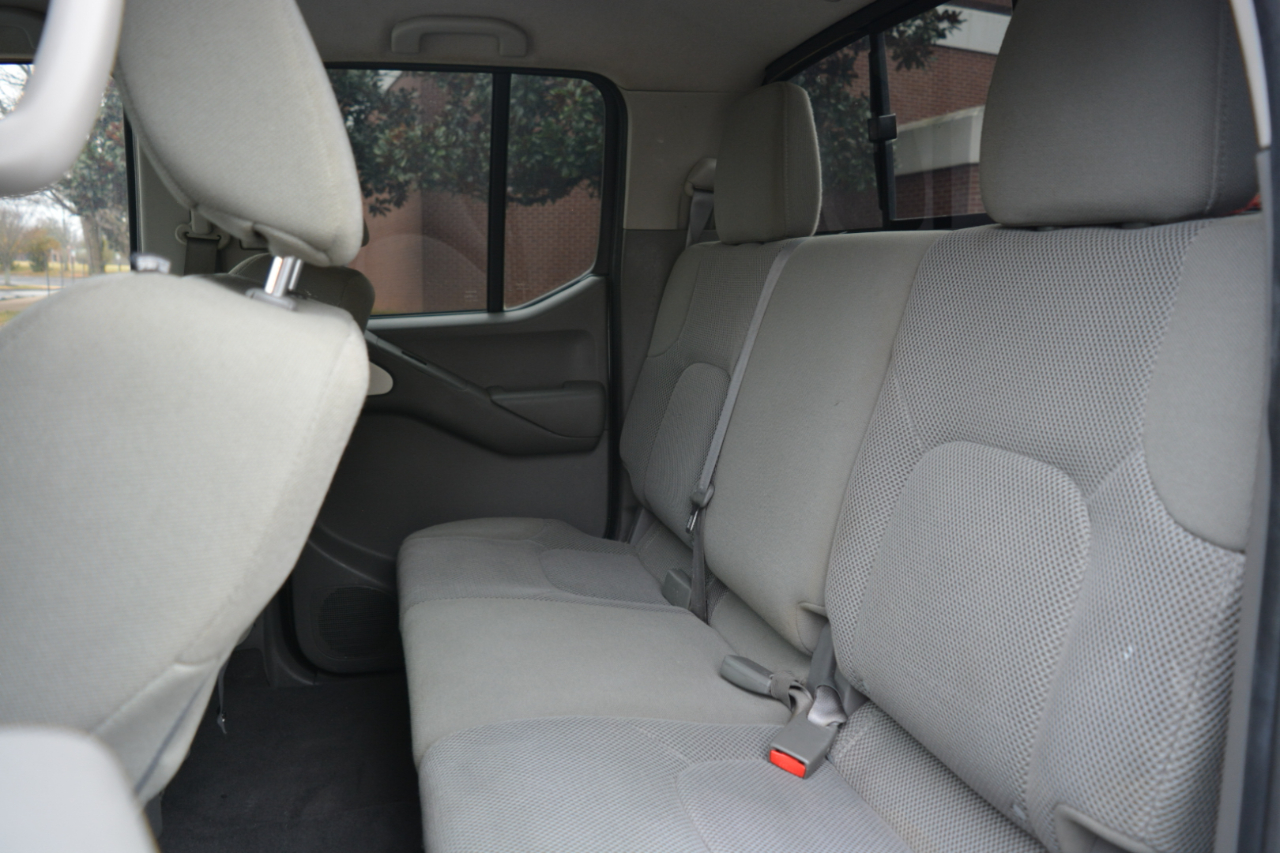 Nissan Frontier SV Crew Cab 4X4 V6 2018