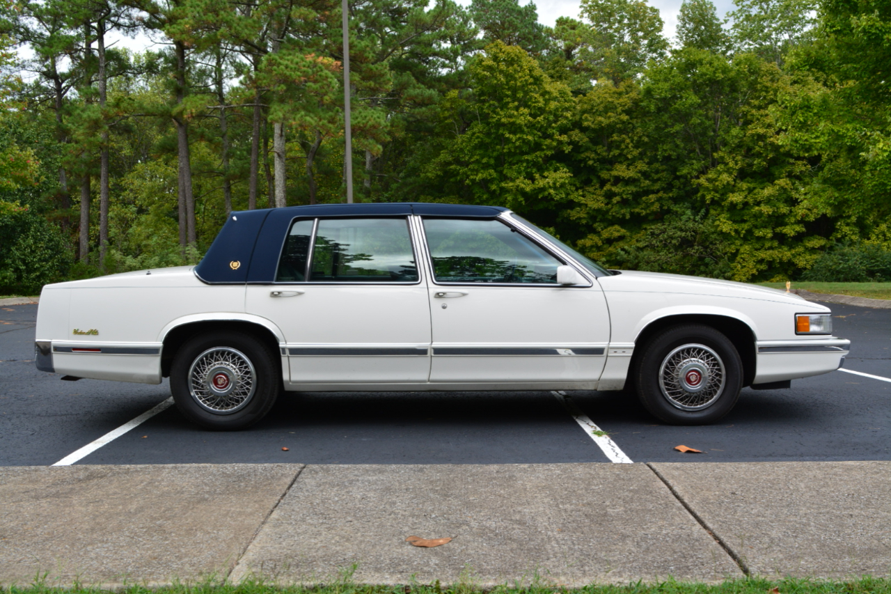 1992 Cadillac DeVille photo 3