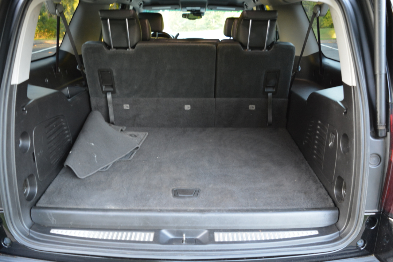 2017 Chevrolet Suburban LT photo 7