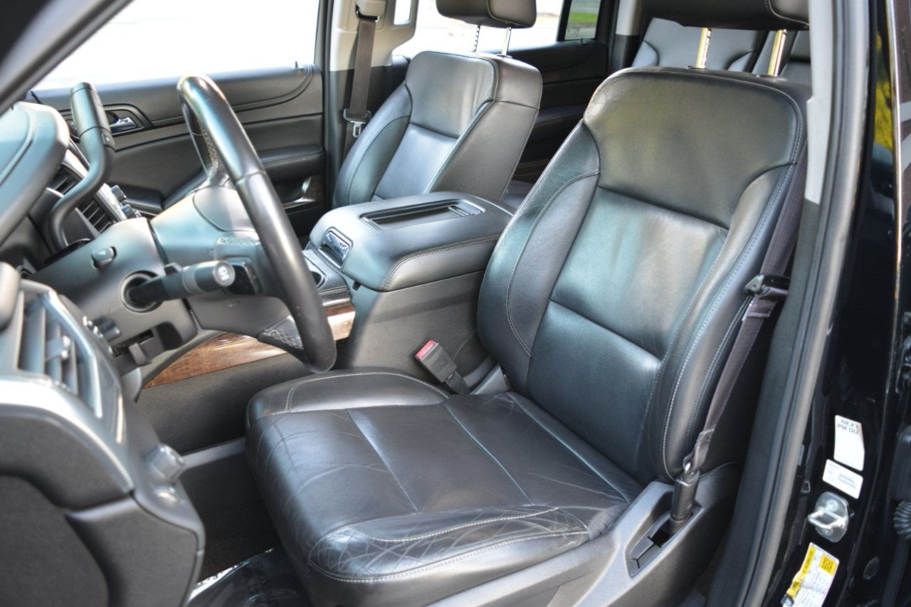 2017 Chevrolet Suburban LT photo 9