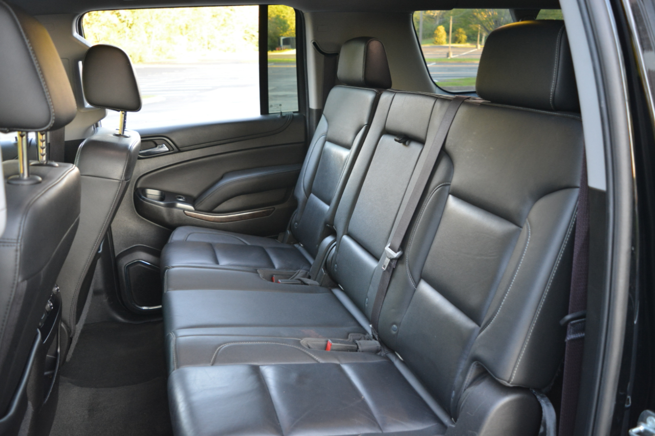 2017 Chevrolet Suburban LT photo 11
