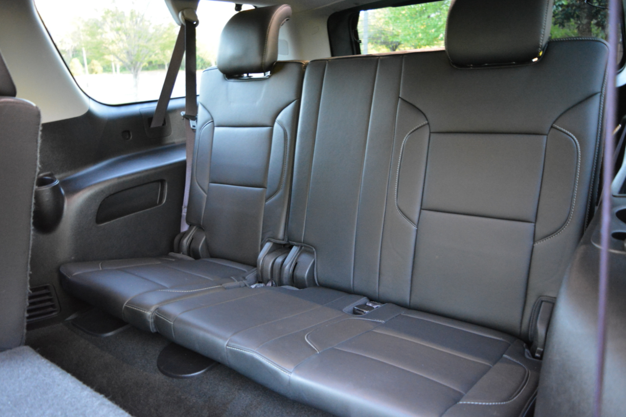 2017 Chevrolet Suburban LT photo 12