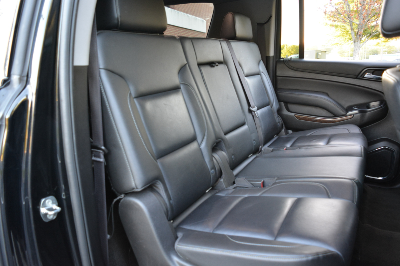 2017 Chevrolet Suburban LT photo 14