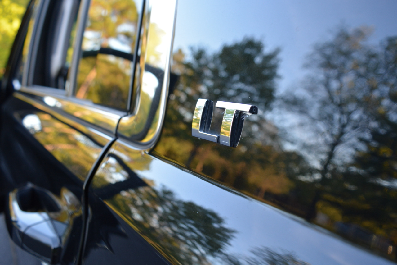 2017 Chevrolet Suburban LT photo 20