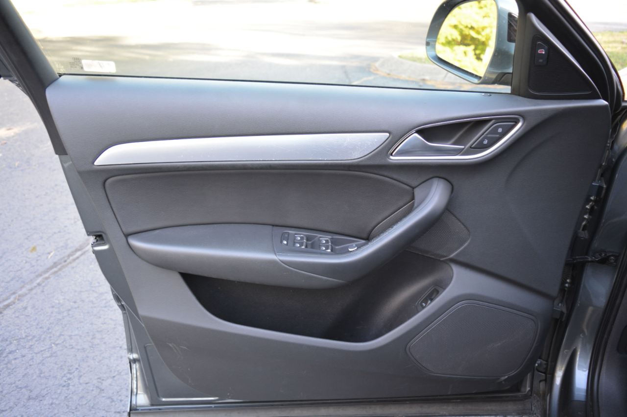 Audi Q3 2.0T quattro Premium Plus 2016