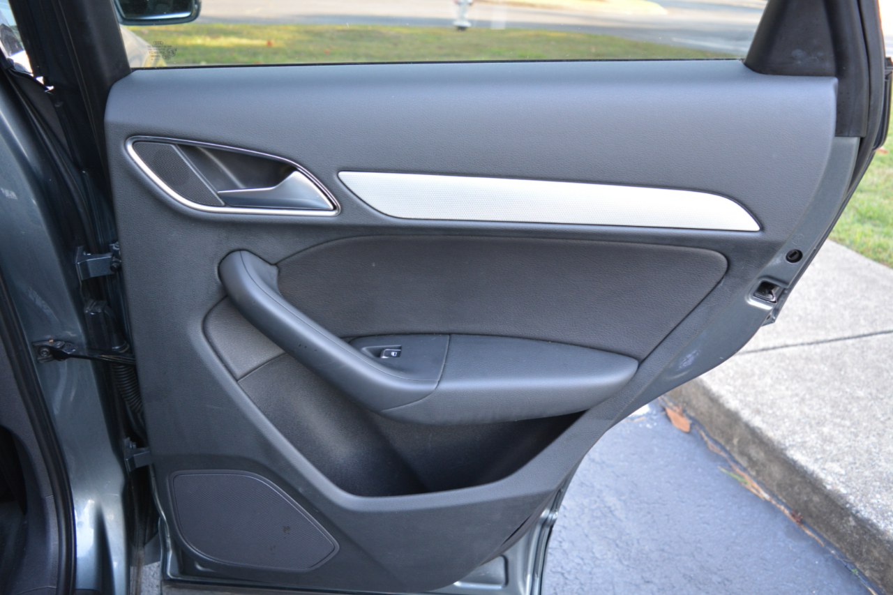 Audi Q3 2.0T quattro Premium Plus 2016