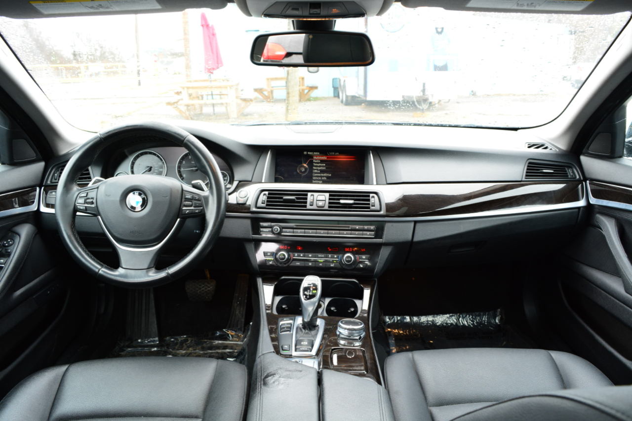 BMW 5-Series 528i 2016