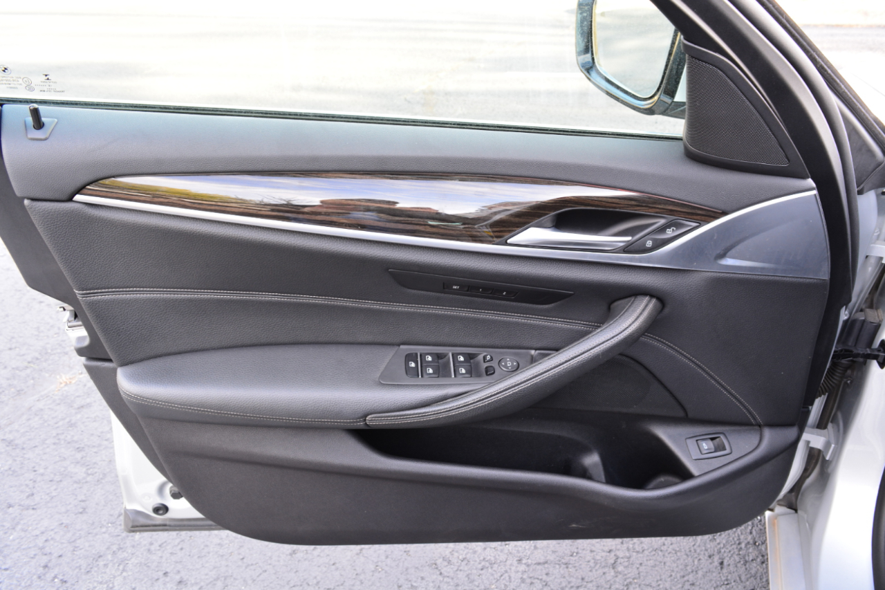 BMW 5-Series 530i xDrive 2019