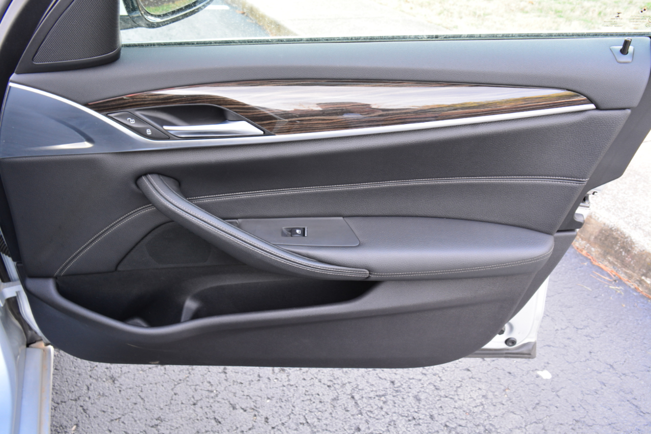 BMW 5-Series 530i xDrive 2019