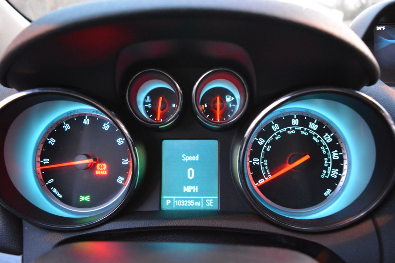 Buick Encore Convenience FWD 2015