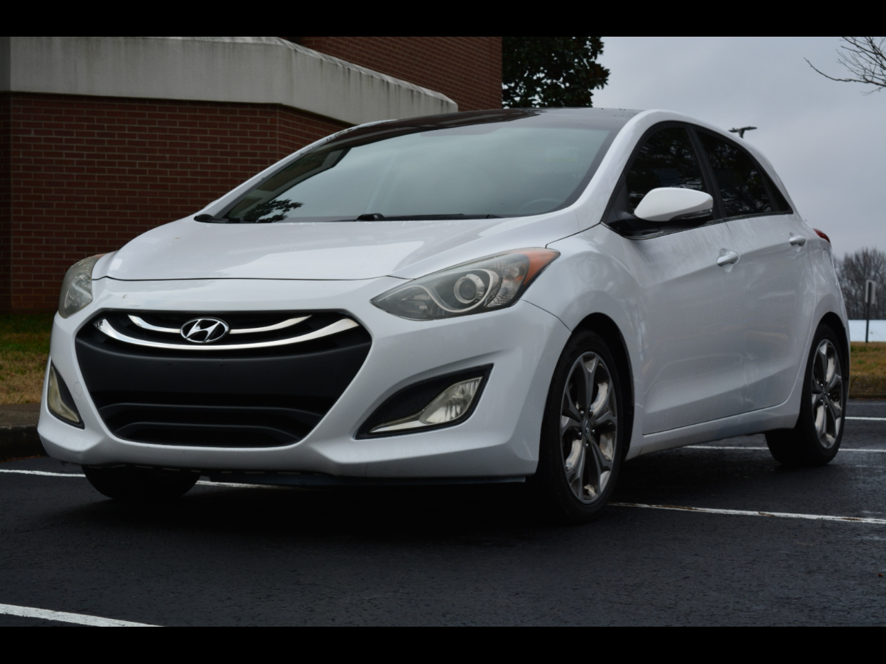 2013 Hyundai Elantra GT Base's photo