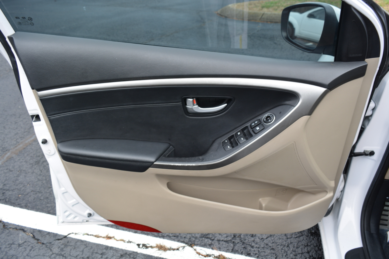 Hyundai Elantra GT A/T 2013