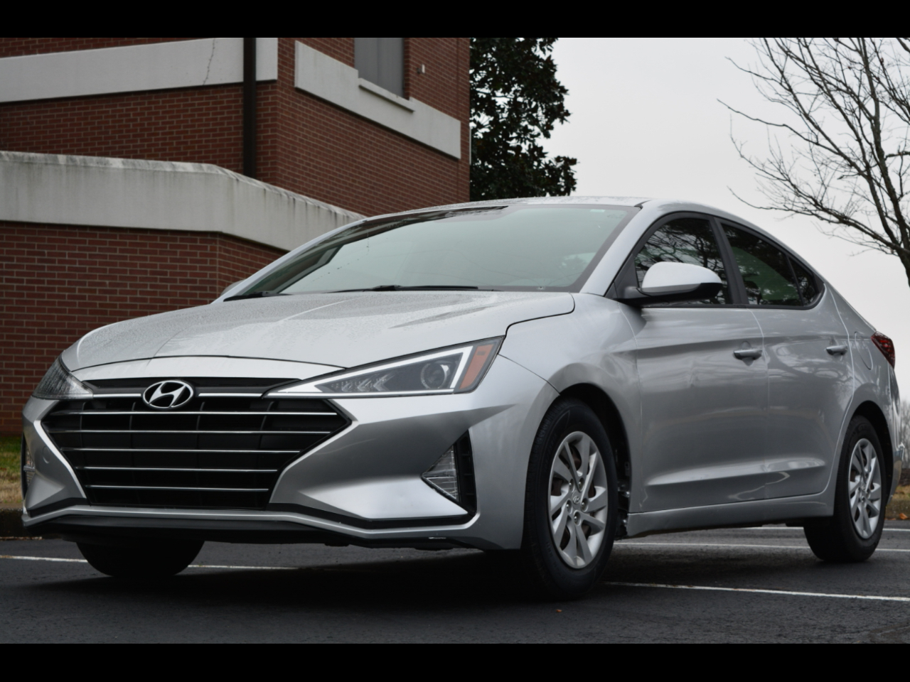 Hyundai Elantra SE 6AT 2019